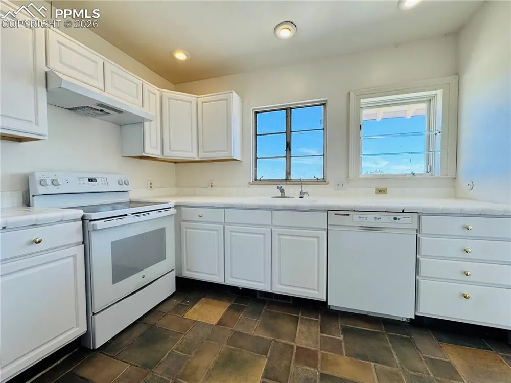 1290 B STREET Penrose, CO 81240