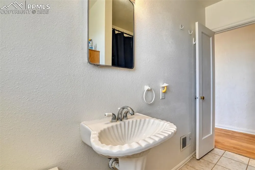 1290 B STREET Penrose, CO 81240