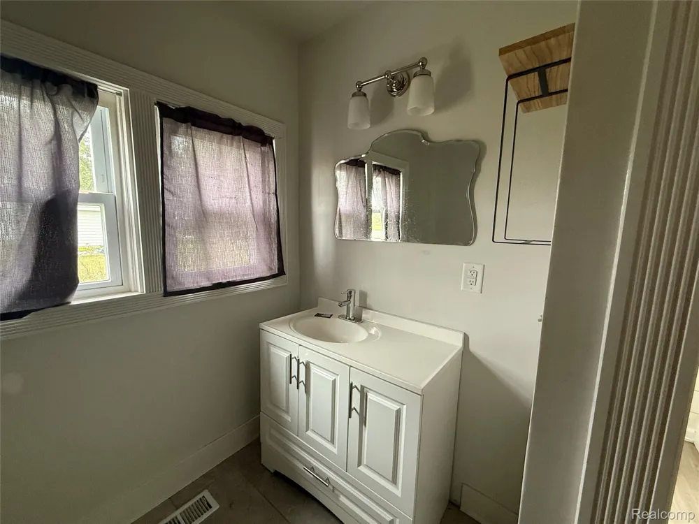267 W Lincoln Road Arcada Township, MI 48801