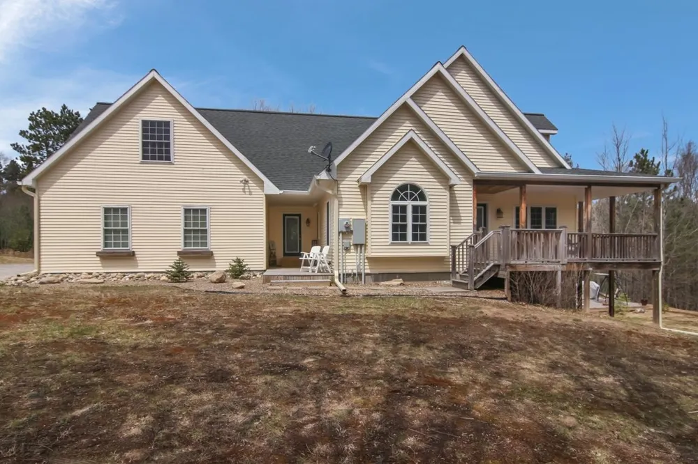 3855 Pulver Woods Drive Whitewater Township, MI 49690