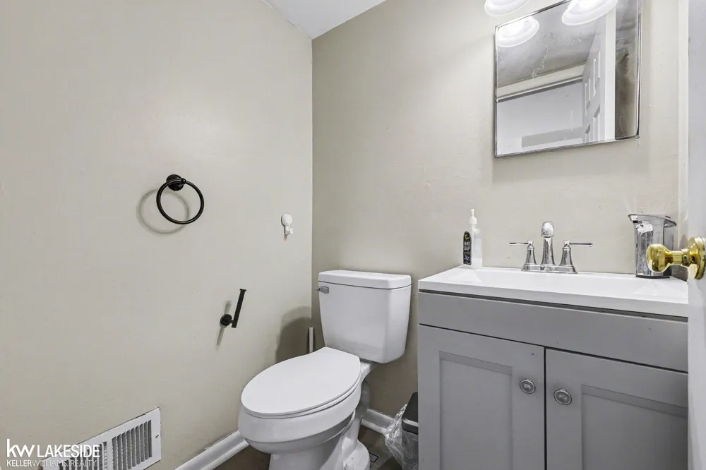 11518 Messmore Road Utica City, MI 48317