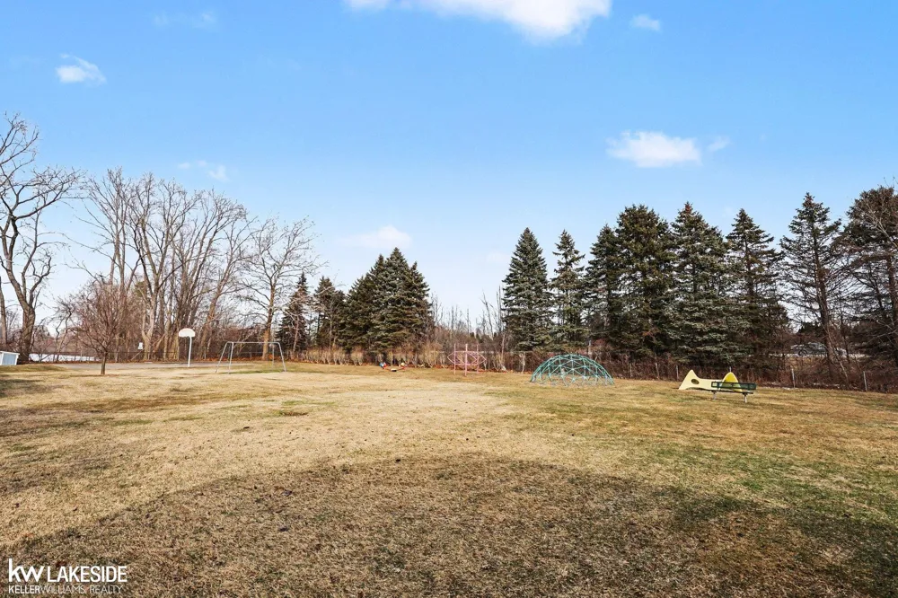 11518 Messmore Road Utica City, MI 48317