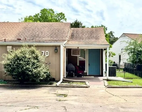 70 Westwood Drive W