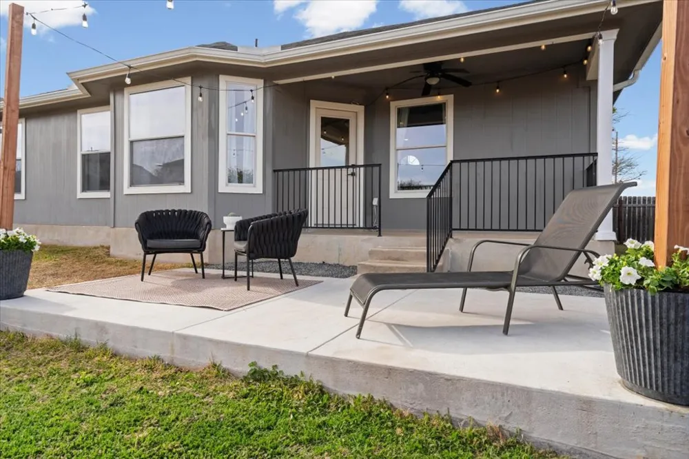 135 Langely Kyle, TX 78640