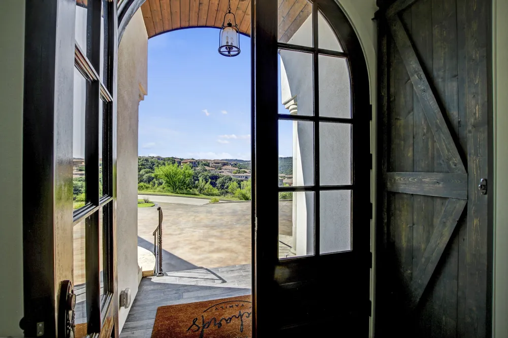 102 Canyon Turn Trail Austin, TX 78734