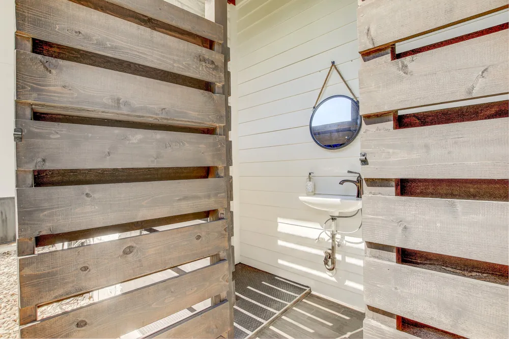 102 Canyon Turn Trail Austin, TX 78734