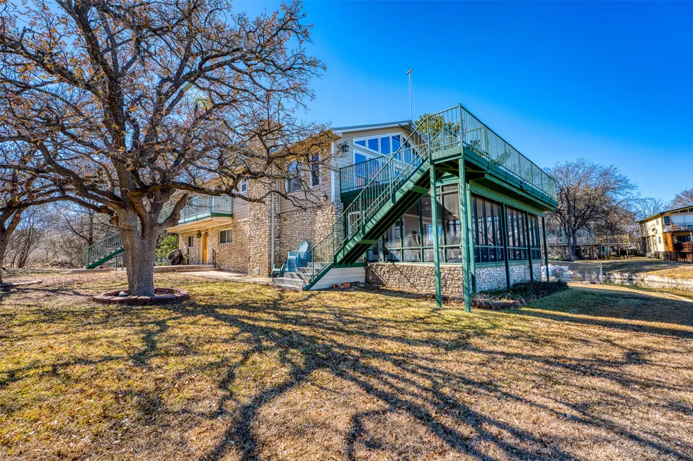 305 W Briar Drive Granite Shoals, TX 78654