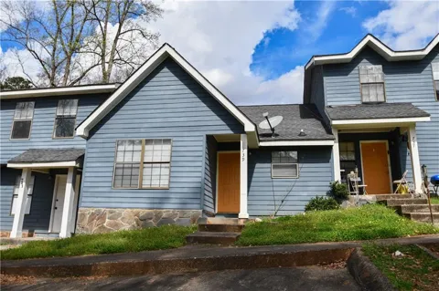735 Oak Drive