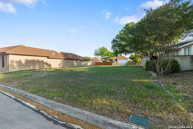 5906 Brook Fls Windcrest, TX 78239