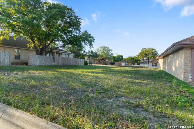 5906 Brook Fls Windcrest, TX 78239