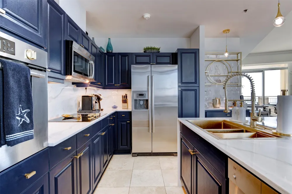 801 E Beach Drive #TW2212 Galveston, TX 77550