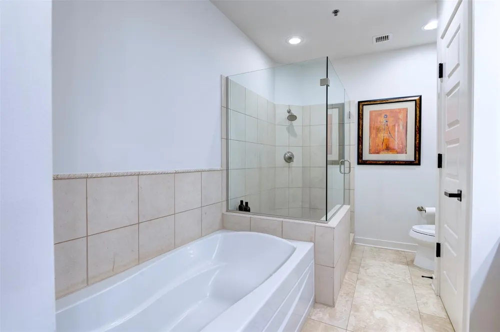 801 E Beach Drive #TW2212 Galveston, TX 77550