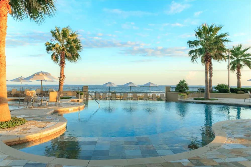 801 E Beach Drive #TW2212 Galveston, TX 77550