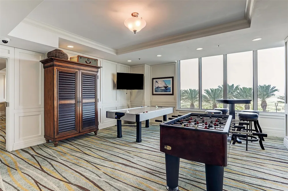 801 E Beach Drive #TW2212 Galveston, TX 77550