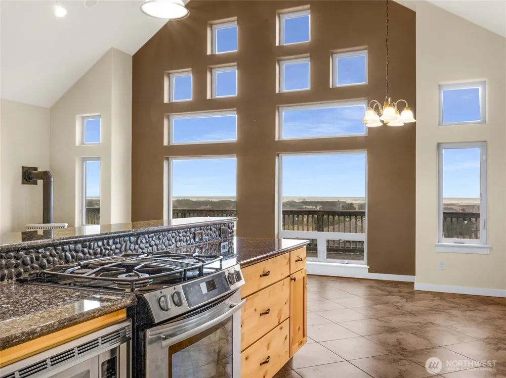 31102 J PLace Ocean Park, WA 98640