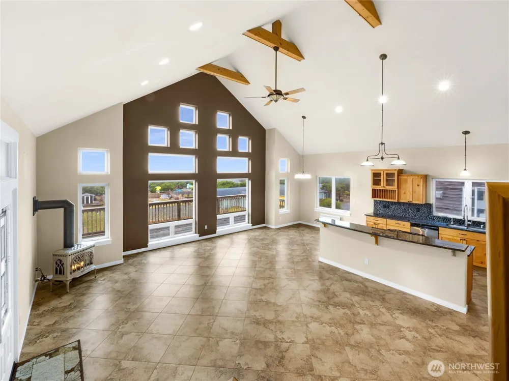31102 J PLace Ocean Park, WA 98640
