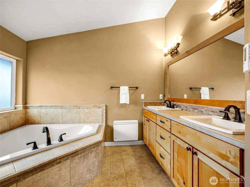 31102 J PLace Ocean Park, WA 98640