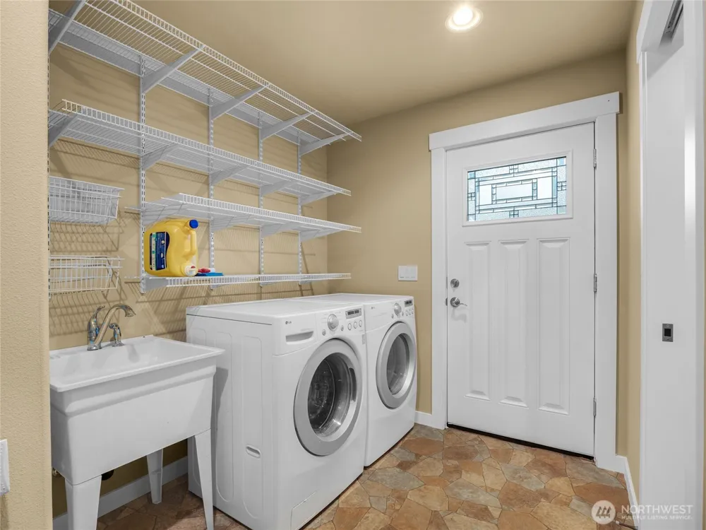 31102 J PLace Ocean Park, WA 98640