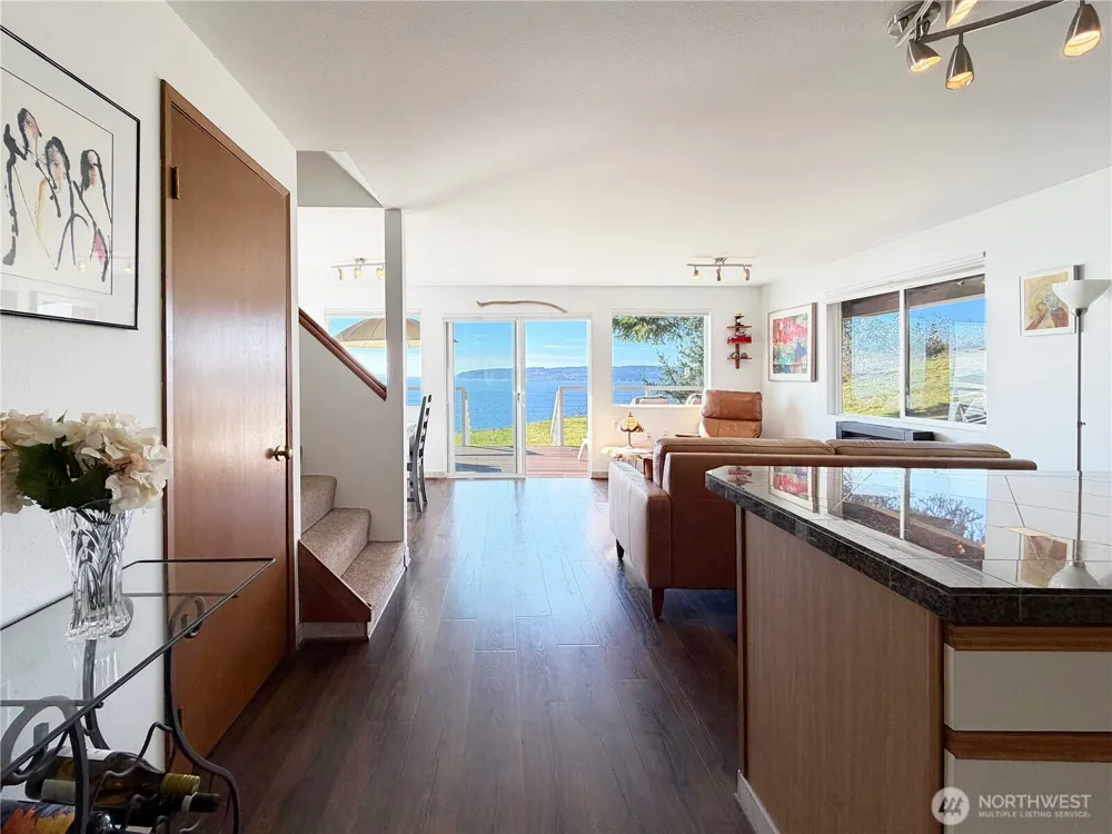 46 G Mukilteo Way Hat Island, WA 98206
