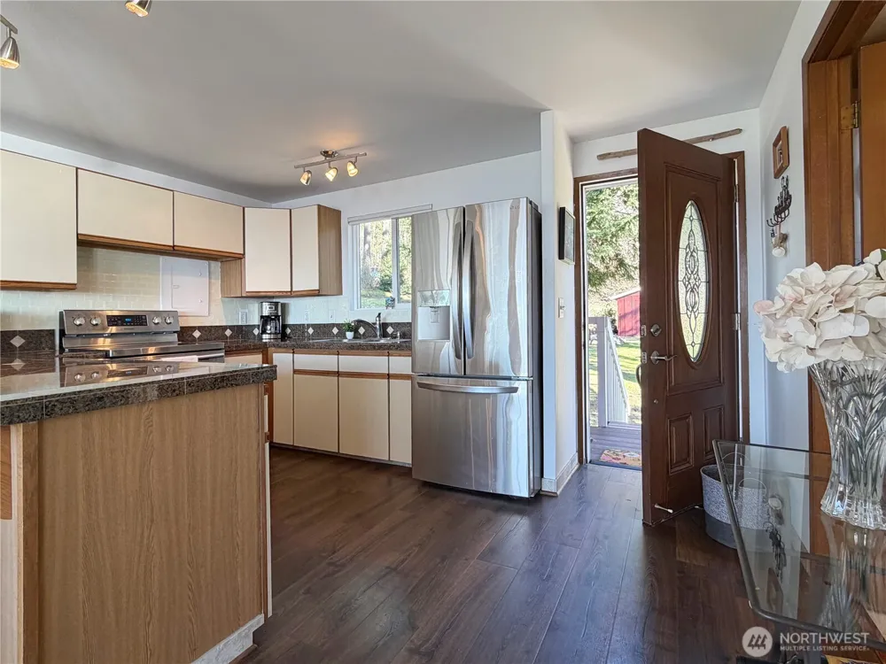 46 G Mukilteo Way Hat Island, WA 98206