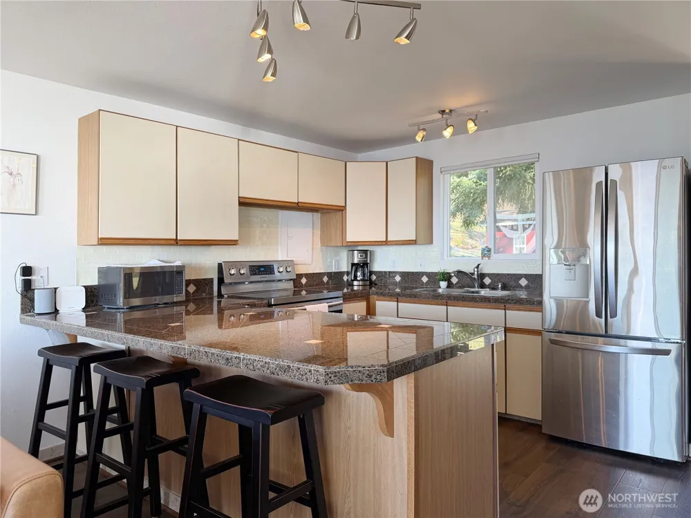 46 G Mukilteo Way Hat Island, WA 98206