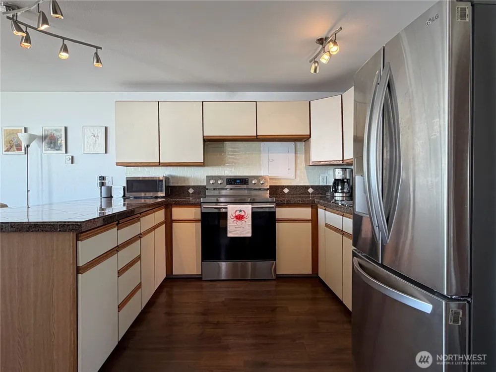 46 G Mukilteo Way Hat Island, WA 98206