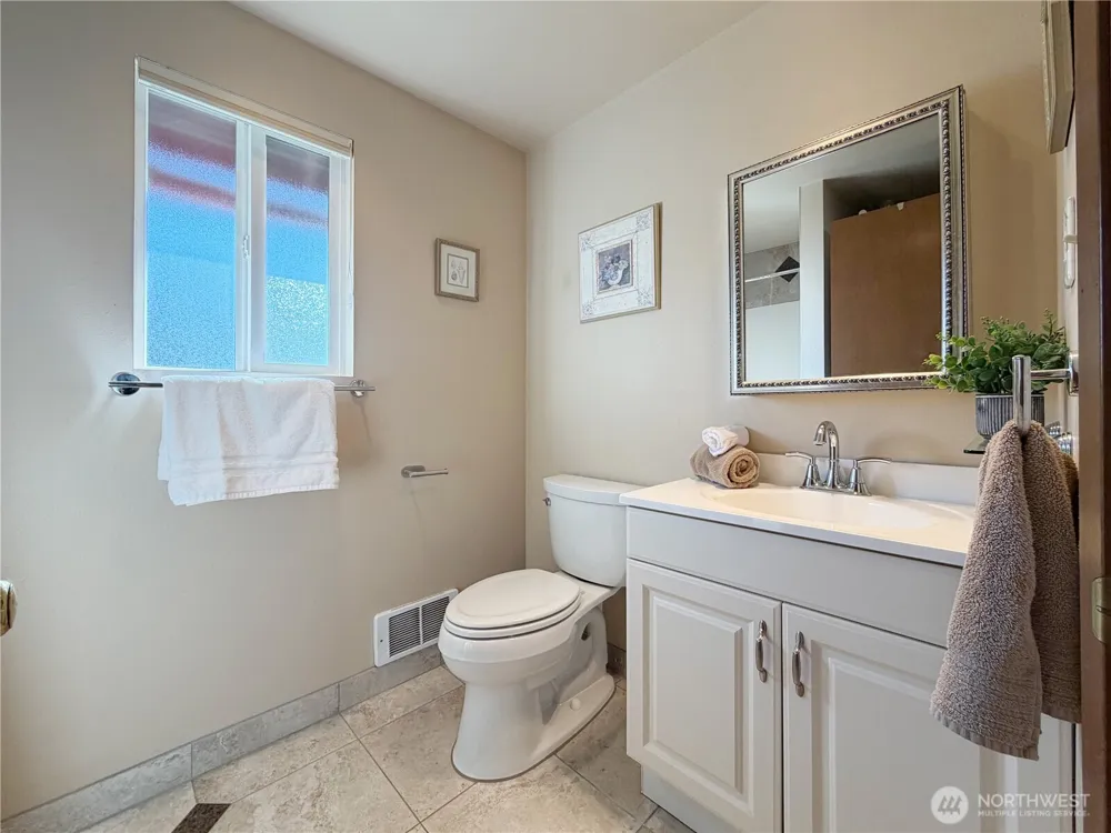 46 G Mukilteo Way Hat Island, WA 98206