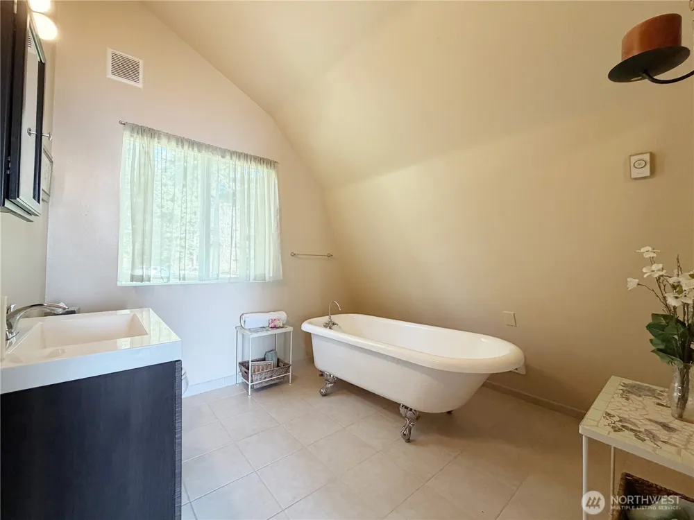 46 G Mukilteo Way Hat Island, WA 98206