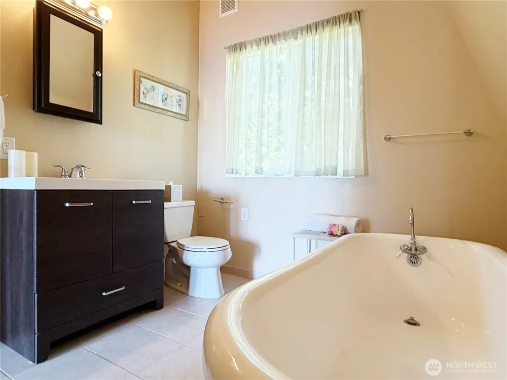 46 G Mukilteo Way Hat Island, WA 98206