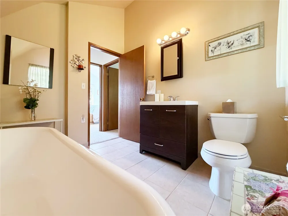 46 G Mukilteo Way Hat Island, WA 98206