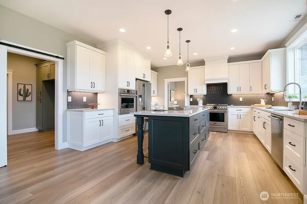 302 Waters Road Castle Rock, WA 98611