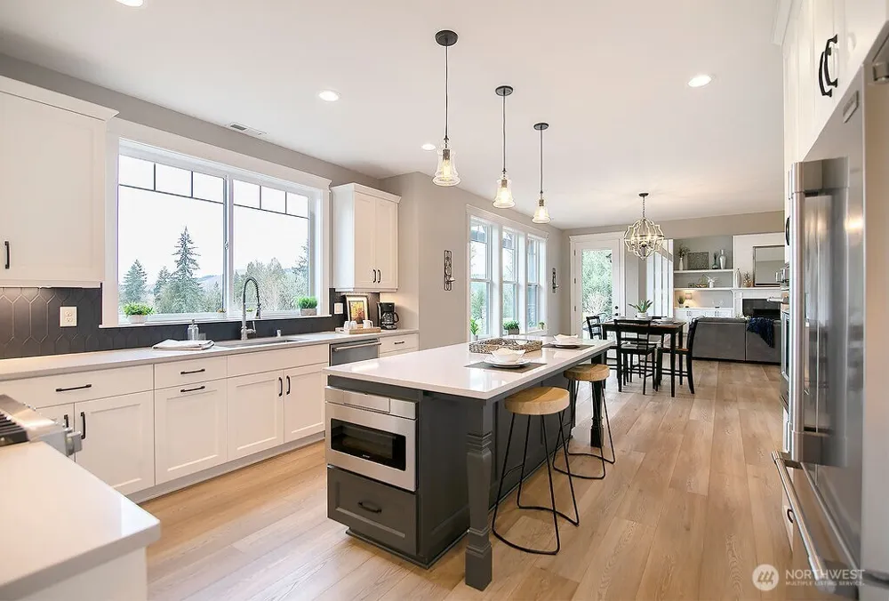 302 Waters Road Castle Rock, WA 98611