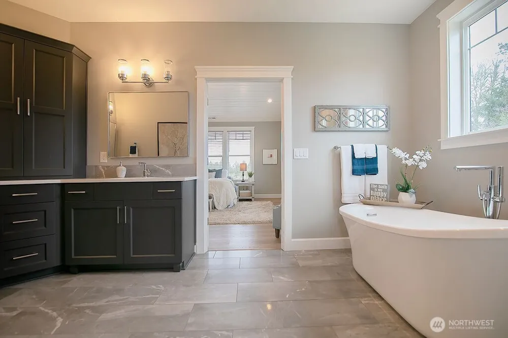 302 Waters Road Castle Rock, WA 98611
