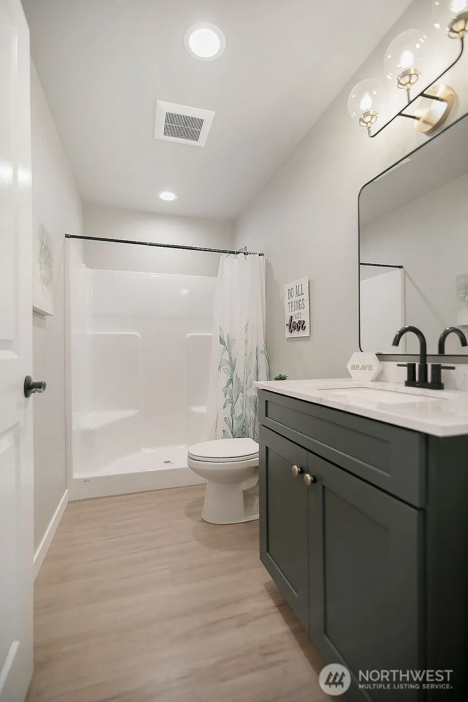 302 Waters Road Castle Rock, WA 98611