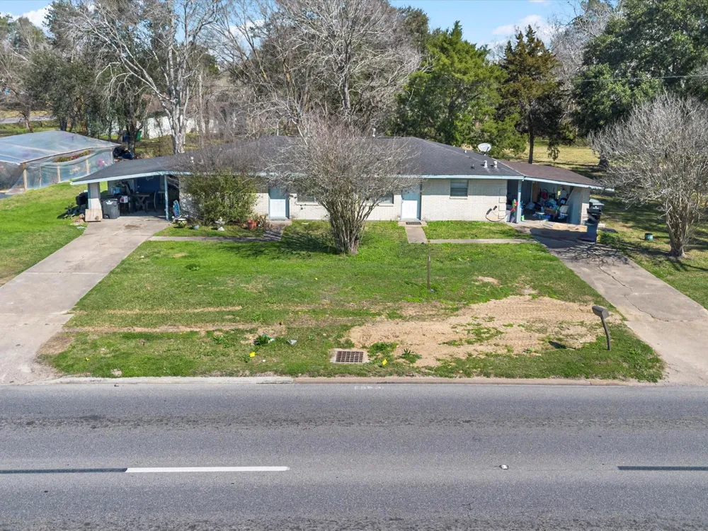 2518 W Highway 6 Alvin, TX 77511