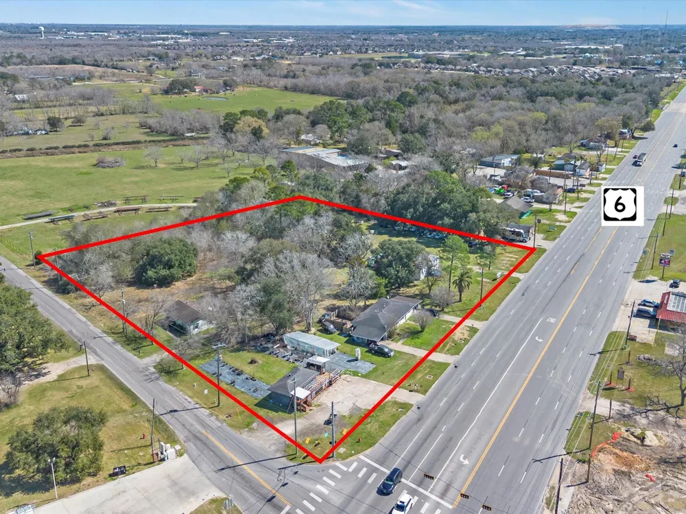 2518 W Highway 6 Alvin, TX 77511