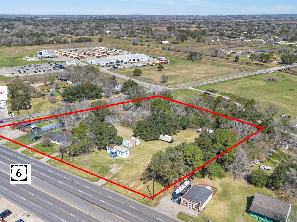 2518 W Highway 6 Alvin, TX 77511
