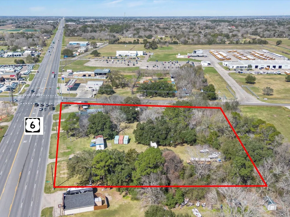 2518 W Highway 6 Alvin, TX 77511