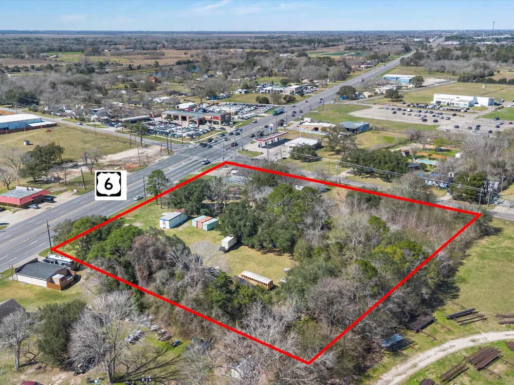 2518 W Highway 6 Alvin, TX 77511
