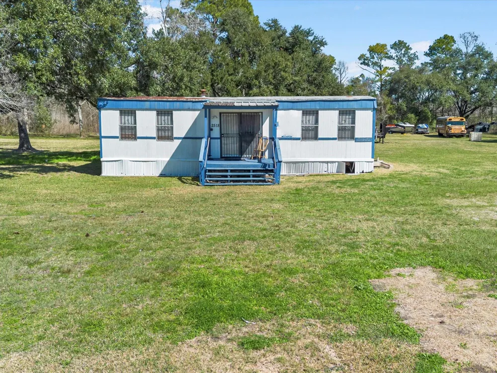 2518 W Highway 6 Alvin, TX 77511