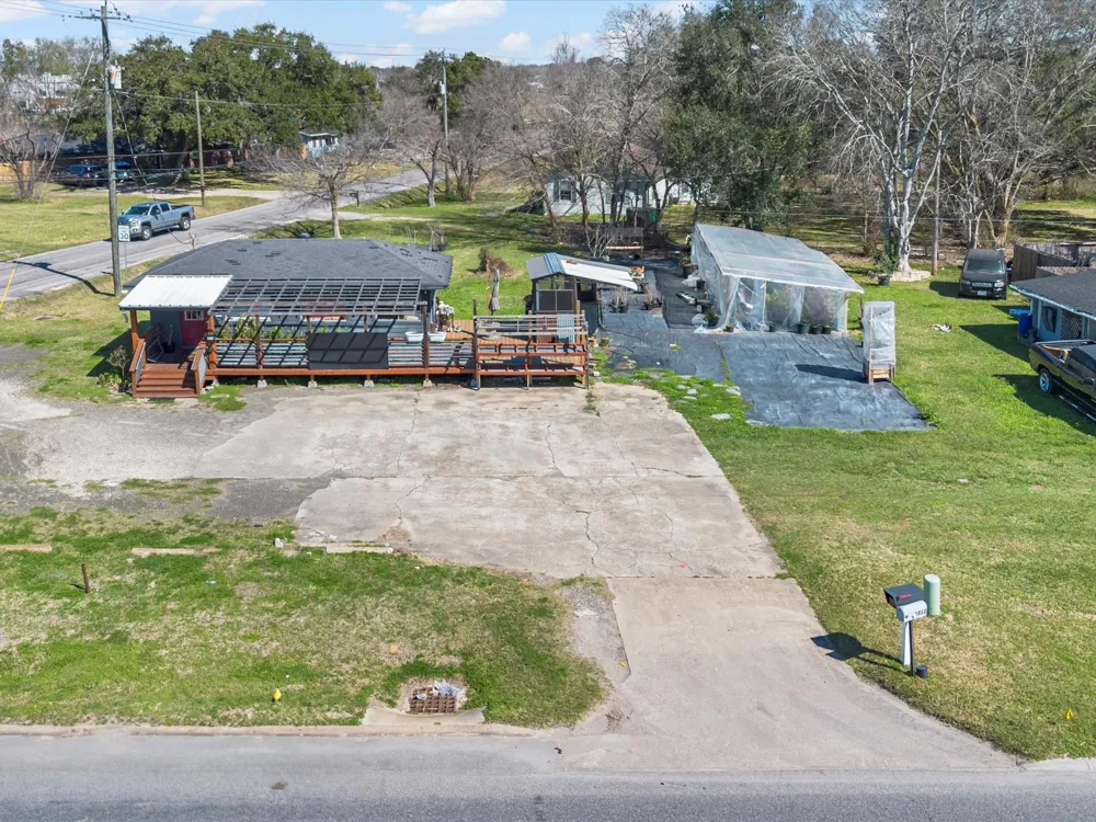 2518 W Highway 6 Alvin, TX 77511