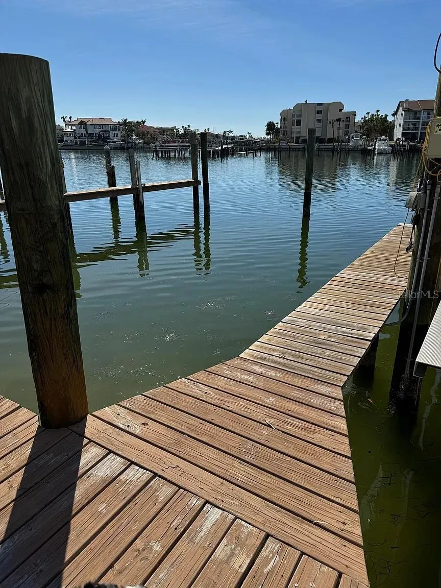 113 1ST STREET E #103 Tierra Verde, FL 33715