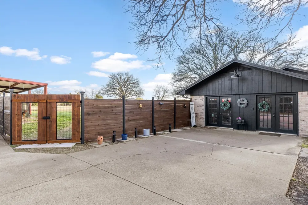 12586 County Road 351 Terrell, TX 75161