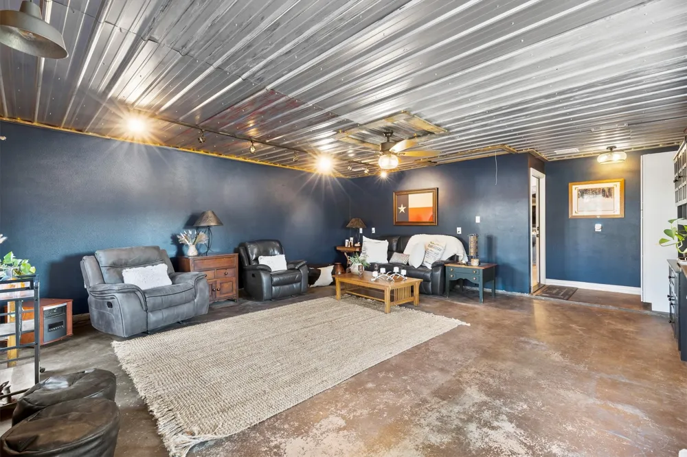 12586 County Road 351 Terrell, TX 75161