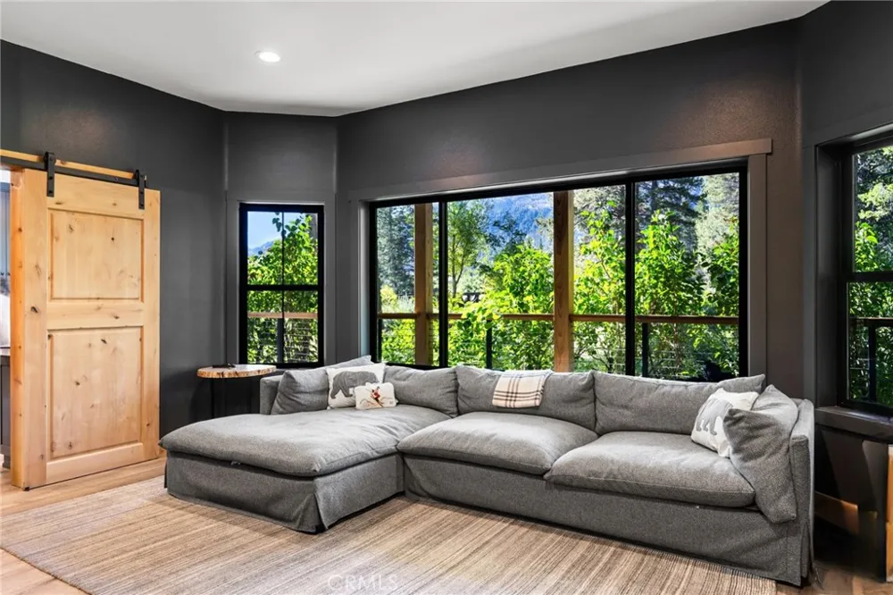 595 Waterford Avenue Mammoth Lakes, CA 93546