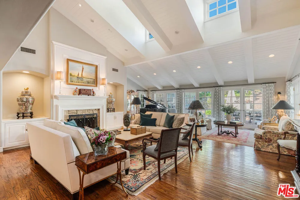 23939 Long Valley Road Hidden Hills, CA 91302