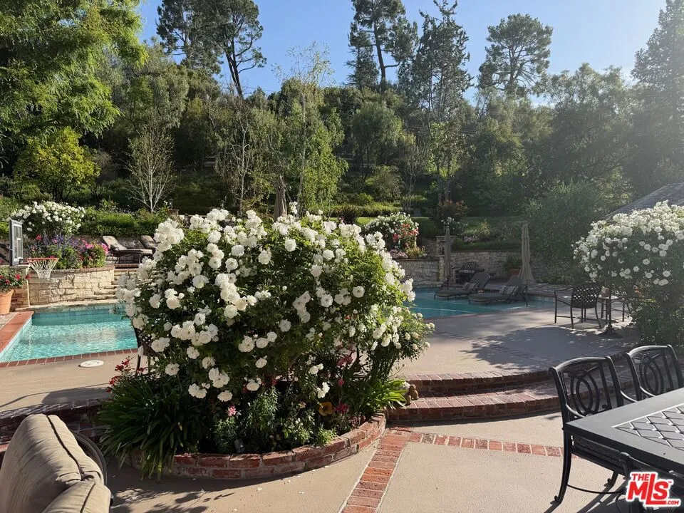 23939 Long Valley Road Hidden Hills, CA 91302