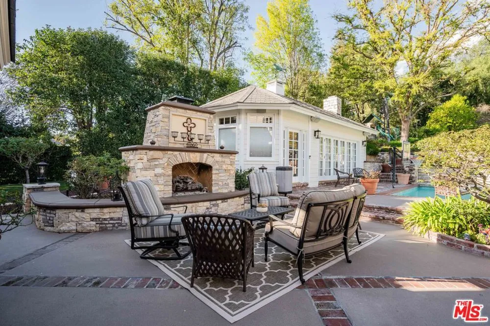 23939 Long Valley Road Hidden Hills, CA 91302