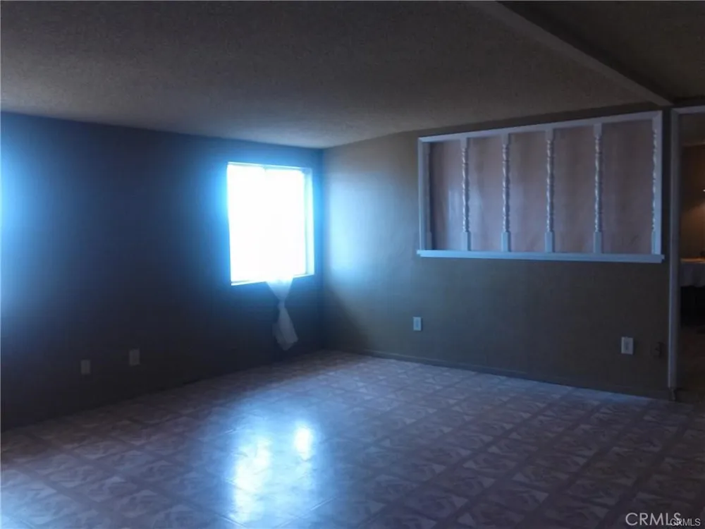21281 Park Hinkley, CA 92347
