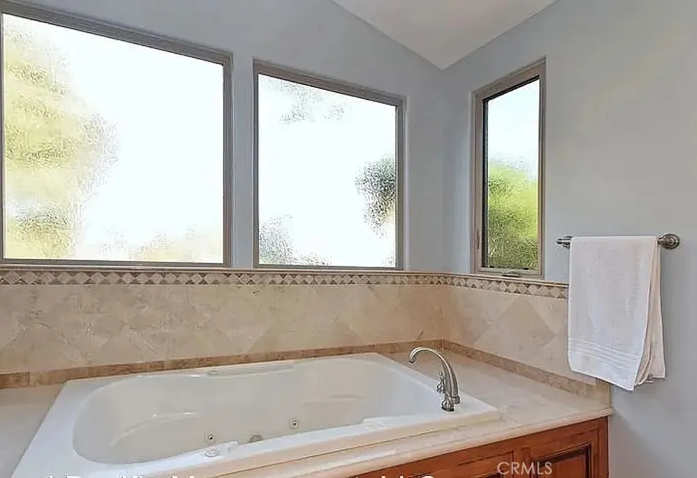 3200 Elm Avenue Manhattan Beach, CA 90266